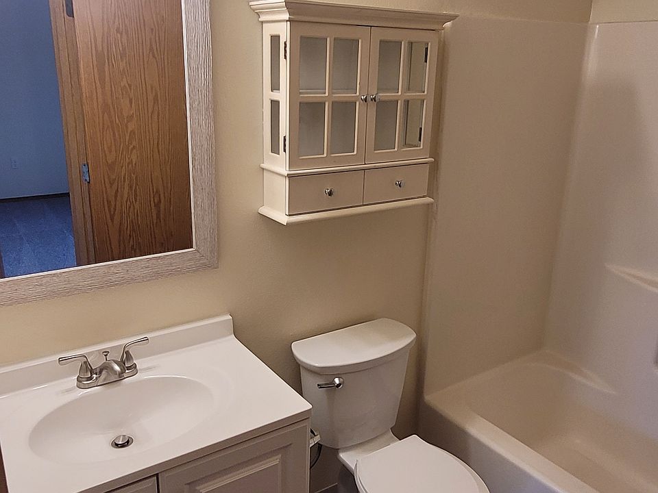 1st image of 915 S College St APT B