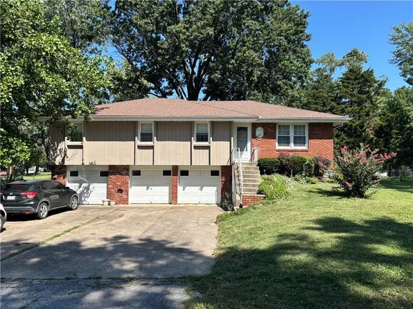 812 NE 113th St, Kansas City, MO 64155