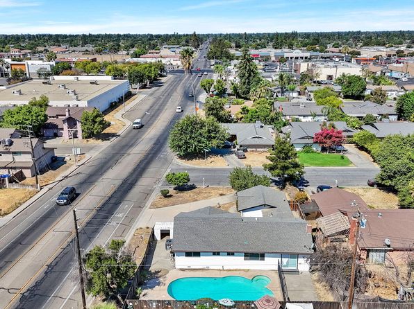 2738 S Fairway Court, Visalia, CA 93277