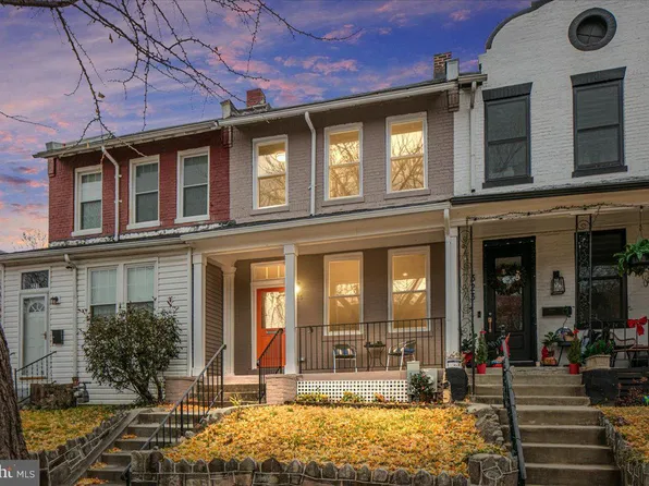 325 14th Pl NE, Washington, DC 20002