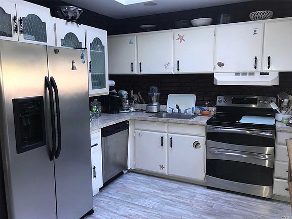 2nd image of 5 Catalina Ct