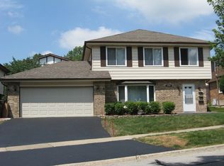 16744 Lakewood Dr APT 2, Tinley Park, IL 60477