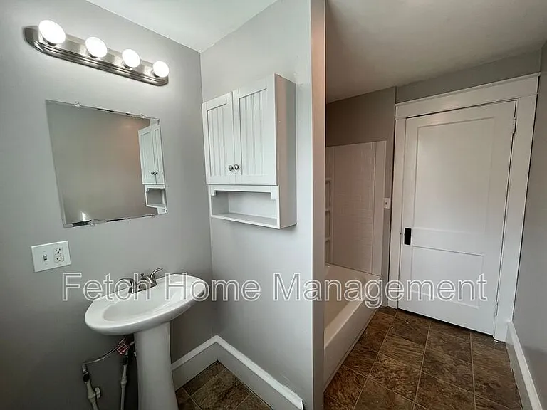 23 S Custer Ave — Photo 12