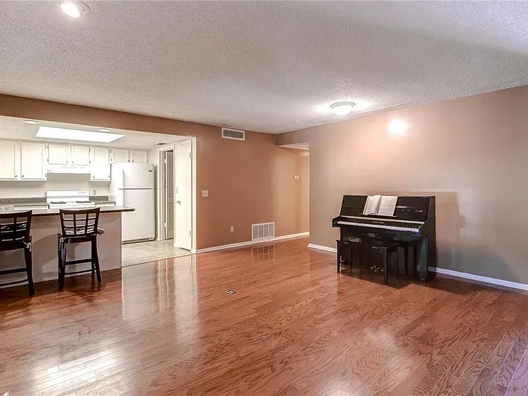 44 Rumson Ct SE — Photo 5