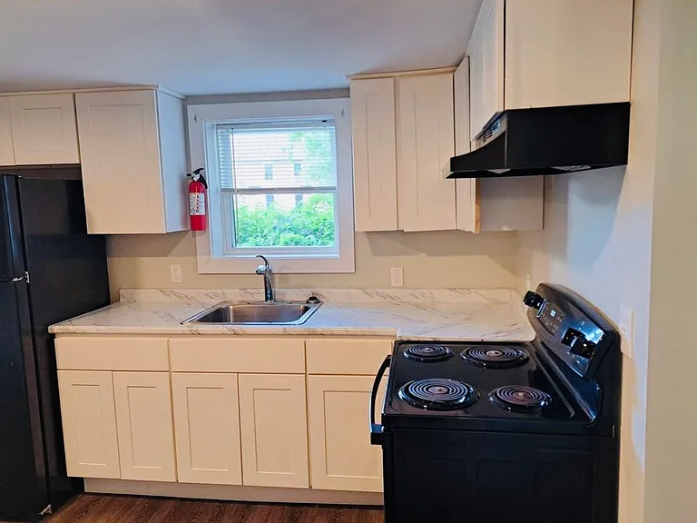 2046 Hartford Ave #5 — Photo 13