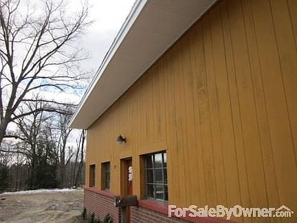 2nd image of 29 Philo Curtis Rd