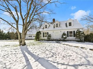 62 Whisconier Rd, Brookfield, CT 06804