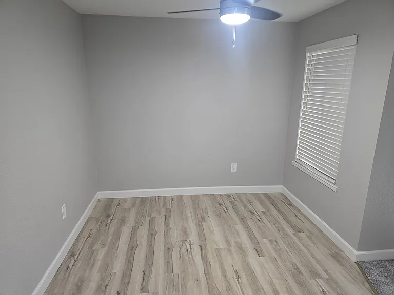 2300 G St — Photo 6