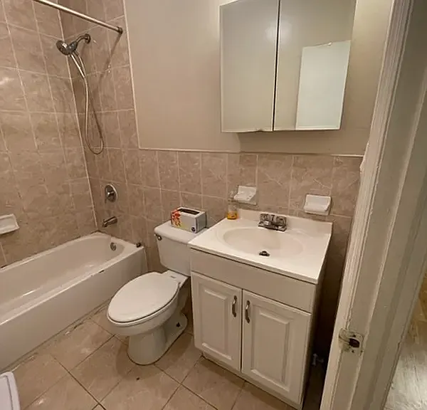 209 Avenue F #B4 — Photo 7