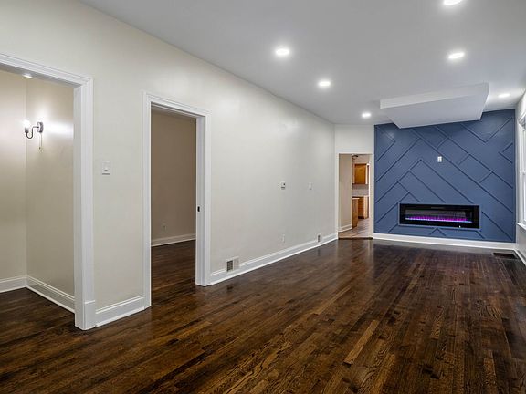 5th image of 6009 S Hermitage Ave