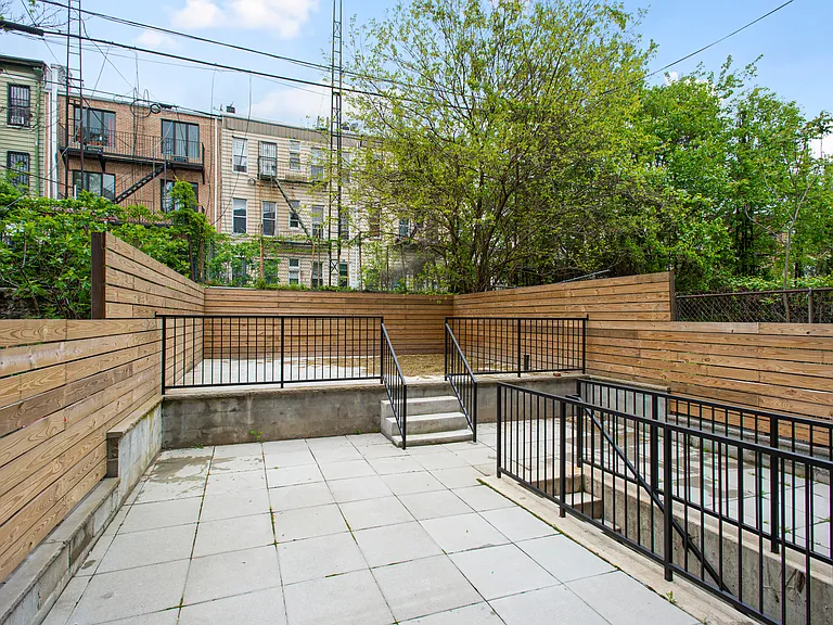 773 Hart St #1R — Photo 7