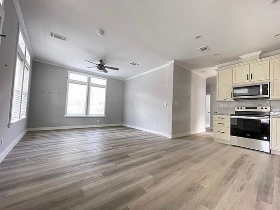 3rd image of 674 Mulberry Ln