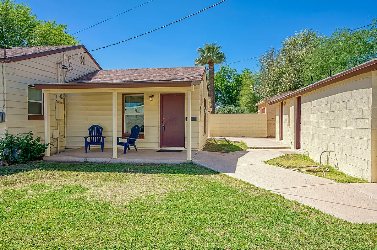 Building Photo - 502 W Roma Ave #B