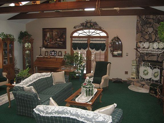 ADDITIONAL "GREAT" GREAT ROOM
