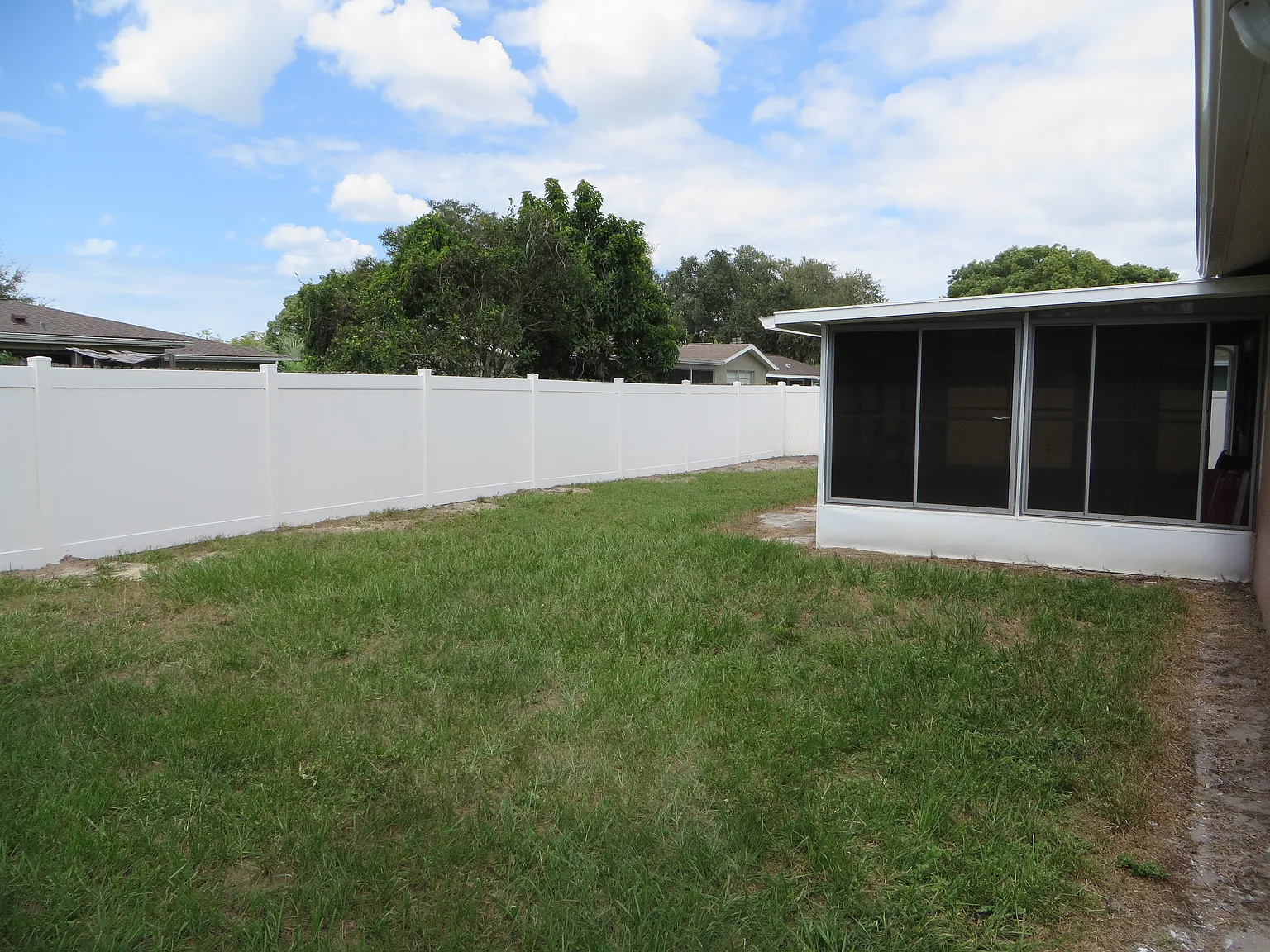 3 bed, 1488 sqft, $2,100 — Photo 3