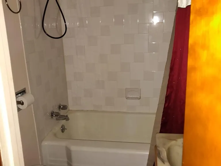1344 Linwood Ave — Photo 12