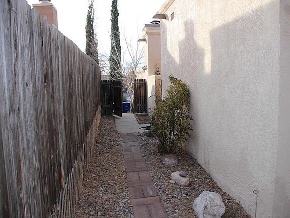 2nd image of 2820 Palo Verde Dr NE