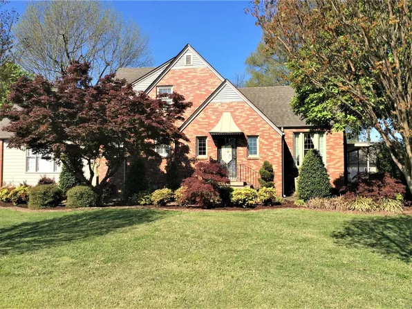 305 High Way #J, Hayti, MO 63851