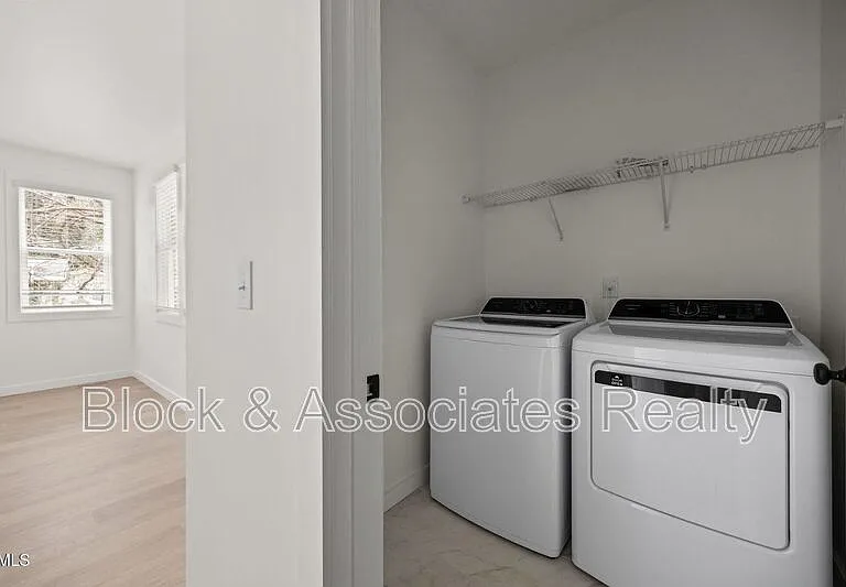 2811 Wilcox Pl #101 — Photo 4
