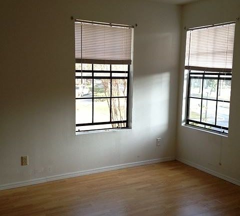 2nd image of 300 Lakepoint Dr Unit 204