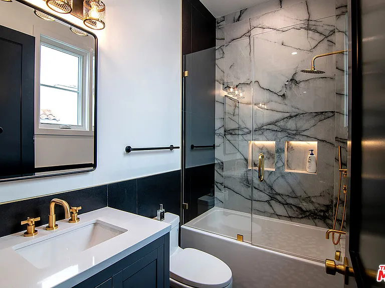 418 N Poinsettia Pl — Photo 53