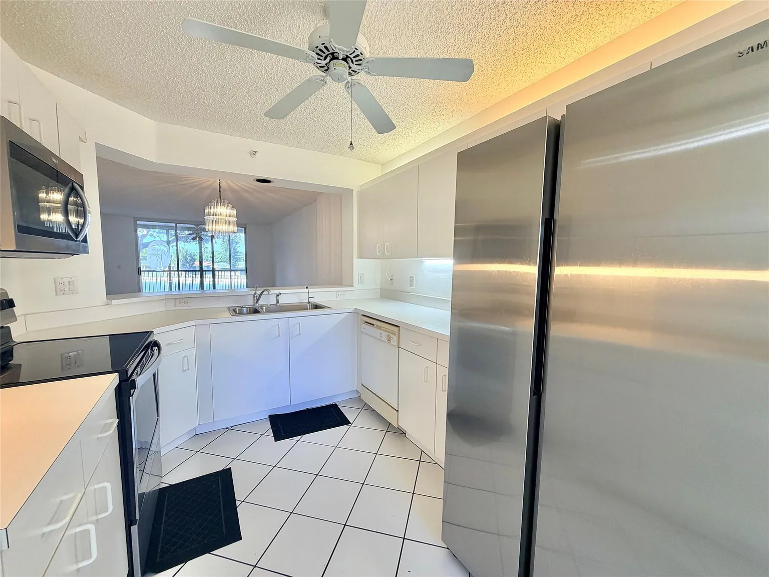 2 bed, 2.0 bath, 1215 sqft, $2,250 — Photo 3
