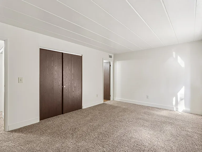 Heritage Park Apartments — Photo 18
