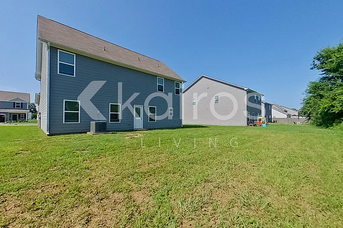 1111 Freedom Pkwy — Photo 36