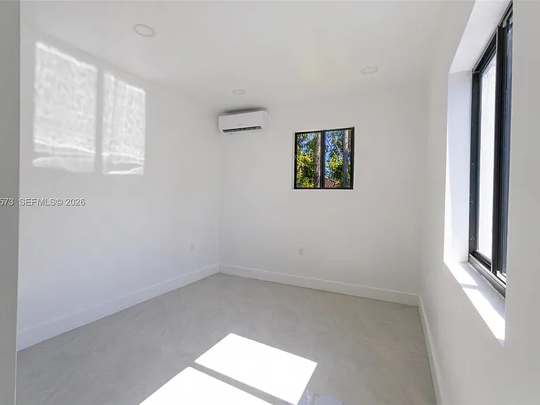 571 NW 152nd St — Photo 9
