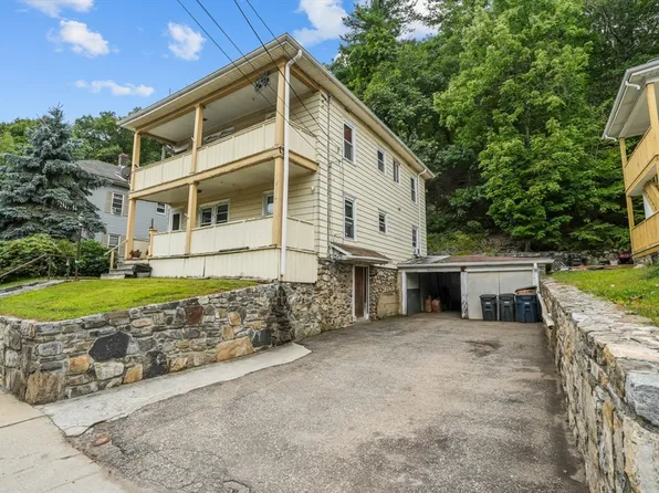 423 Worcester St, Southbridge, MA 01550