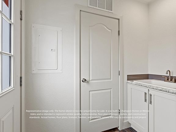 5th image of 8 Owl Ln