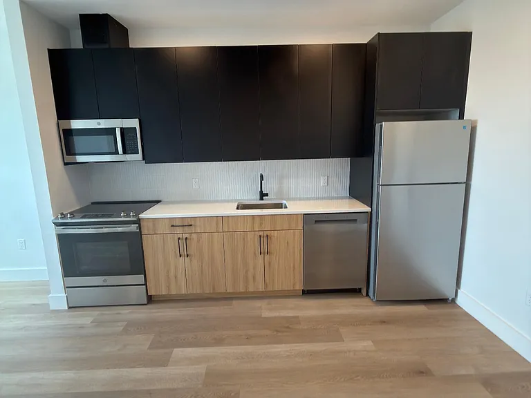 38 Madison St #416 — Photo 1