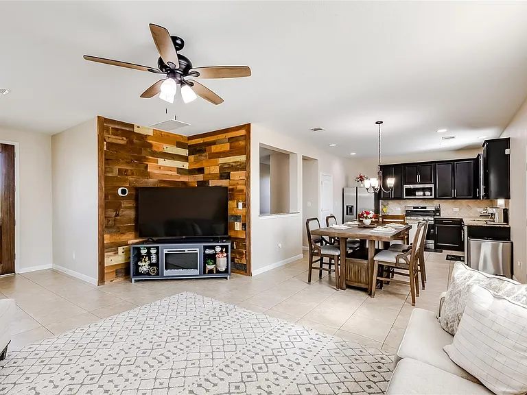 5745 Porano Cir — Photo 8