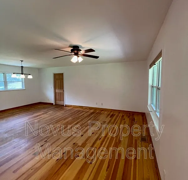 3942 W Highway 5 — Photo 5