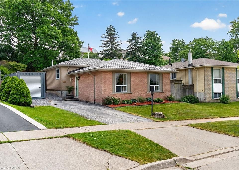 1st image of 20 Nordale Cres