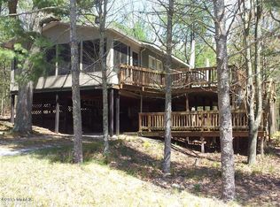9198 N Helena Ave, Pentwater, MI 49449
