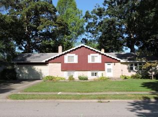 1447 Medford Ln, Mishawaka, IN 46544