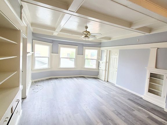 Spacious living room