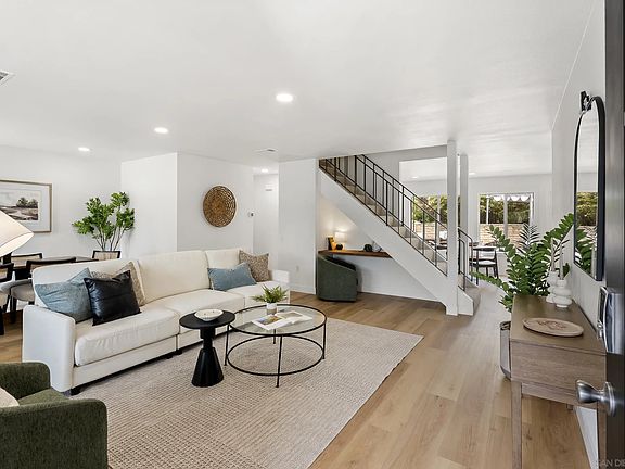 3rd image of 4547 Lisann St