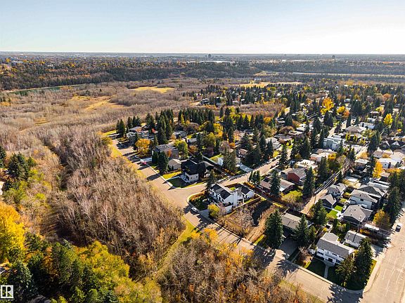 3rd image of 50 Valleyview Cres NW