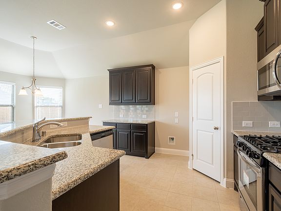 3rd image of 3106 Bobcat Dr