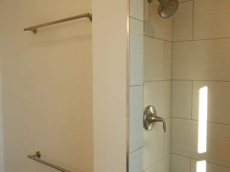 710 7th St SE #5BDRMS — Photo 39