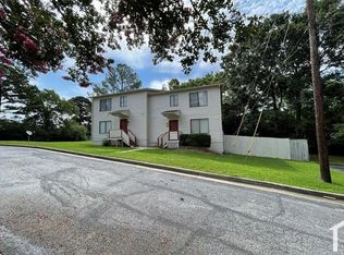 910 Oak Ln SE, Conyers, GA 30012