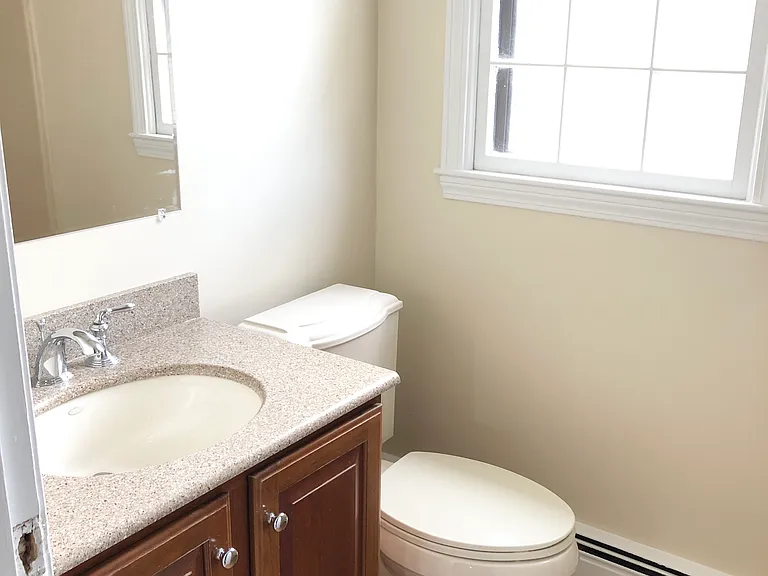 7 Oak St #5 — Photo 17