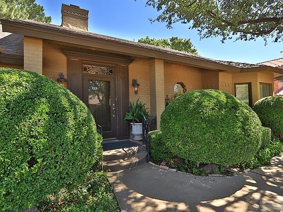 3rd image of 13 Brentwood Cir