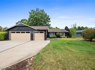 10008 Plum Brook Ln, Strongsville, OH 44149