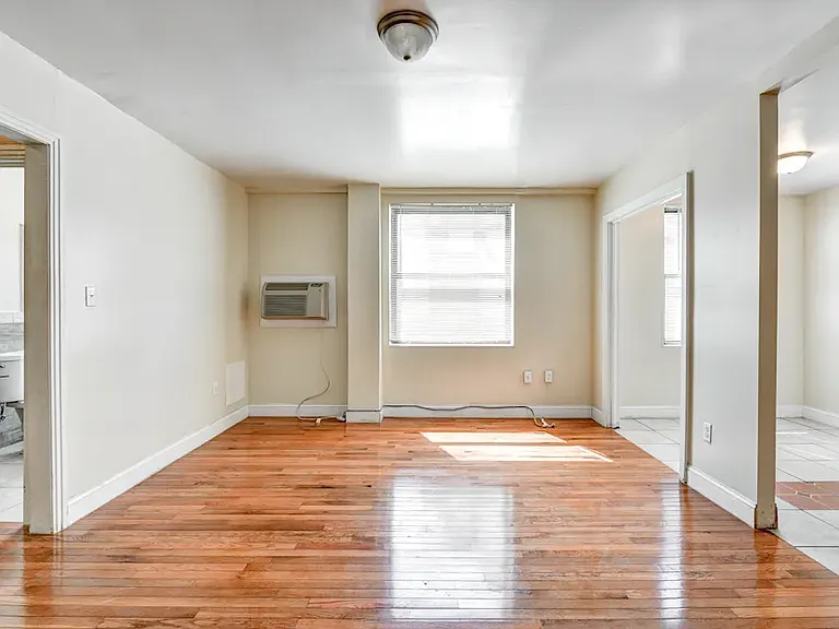 Waylin Manor Apartments — Photo 6
