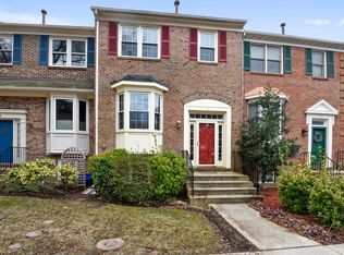 7 Carriage House Cres, Alexandria, VA 22304