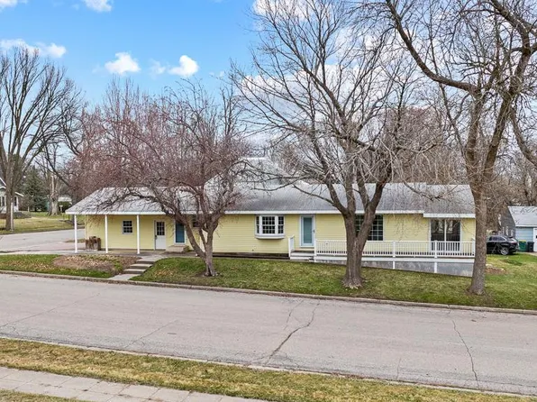 121 W Rowena St, Ivanhoe, MN 56142