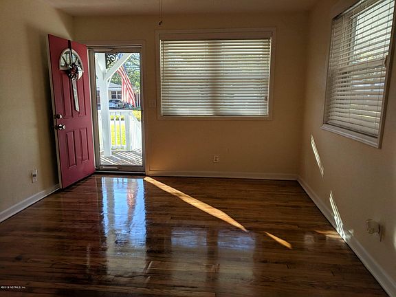 3rd image of 1317 Placid Pl